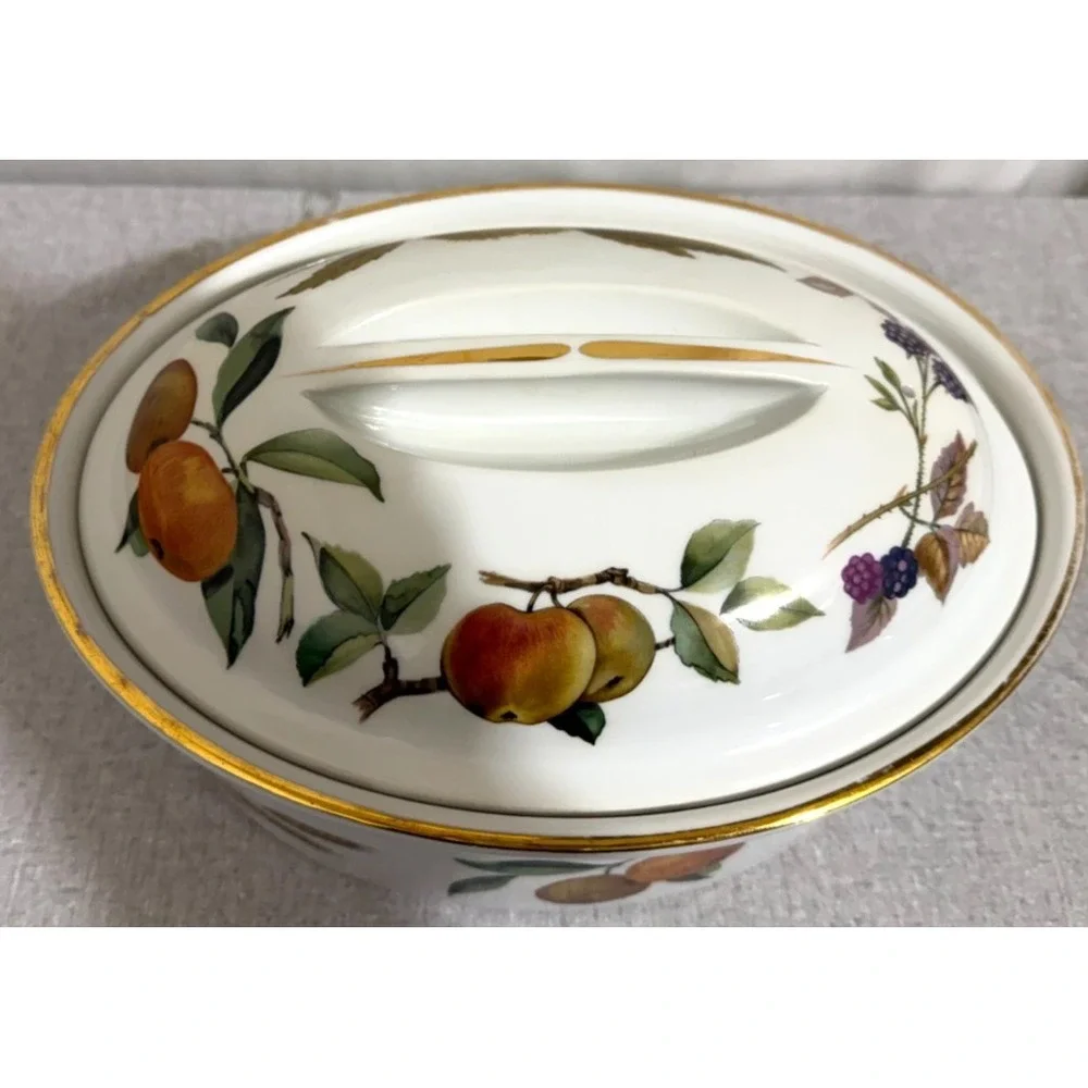Royal Worcester Evesham 2.5 Qt 10